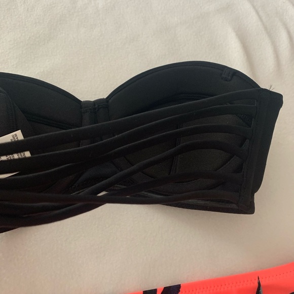 Bikini black top orange bottom - Picture 5 of 6